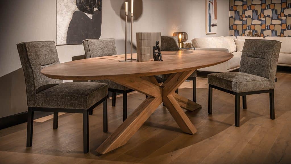 UrbanSofa-Signa-Eetkamerfauteuil-Valencia-Liver-Espen-ovaal-eettafel-website